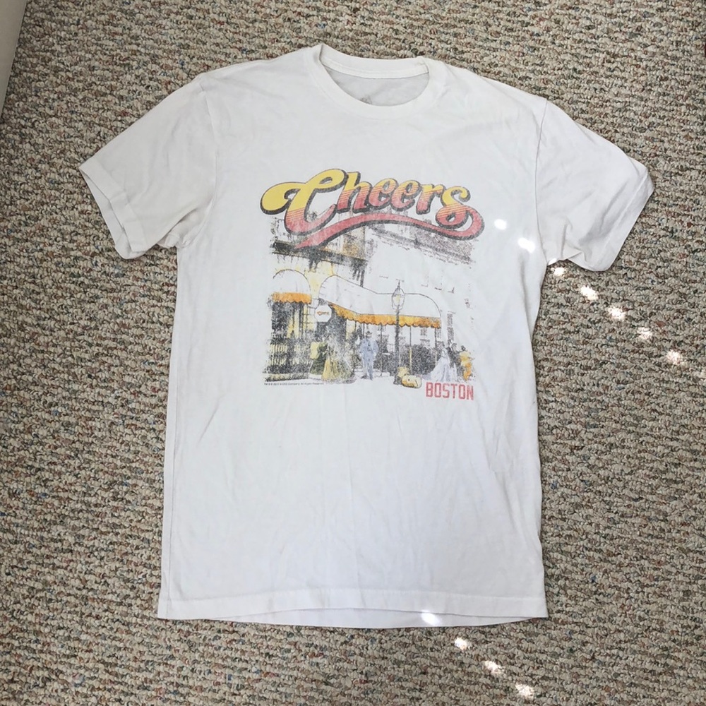 Cheers graphic tee shirt